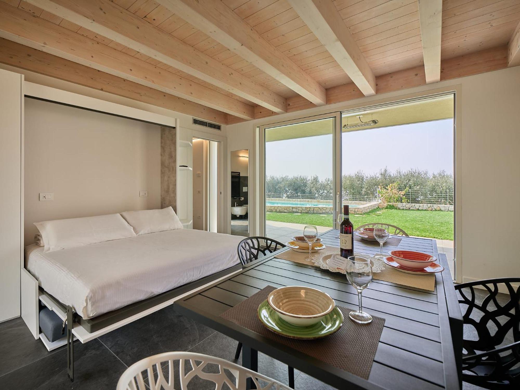 Villa Sunny Lake Suites Bardolino Exteriör bild
