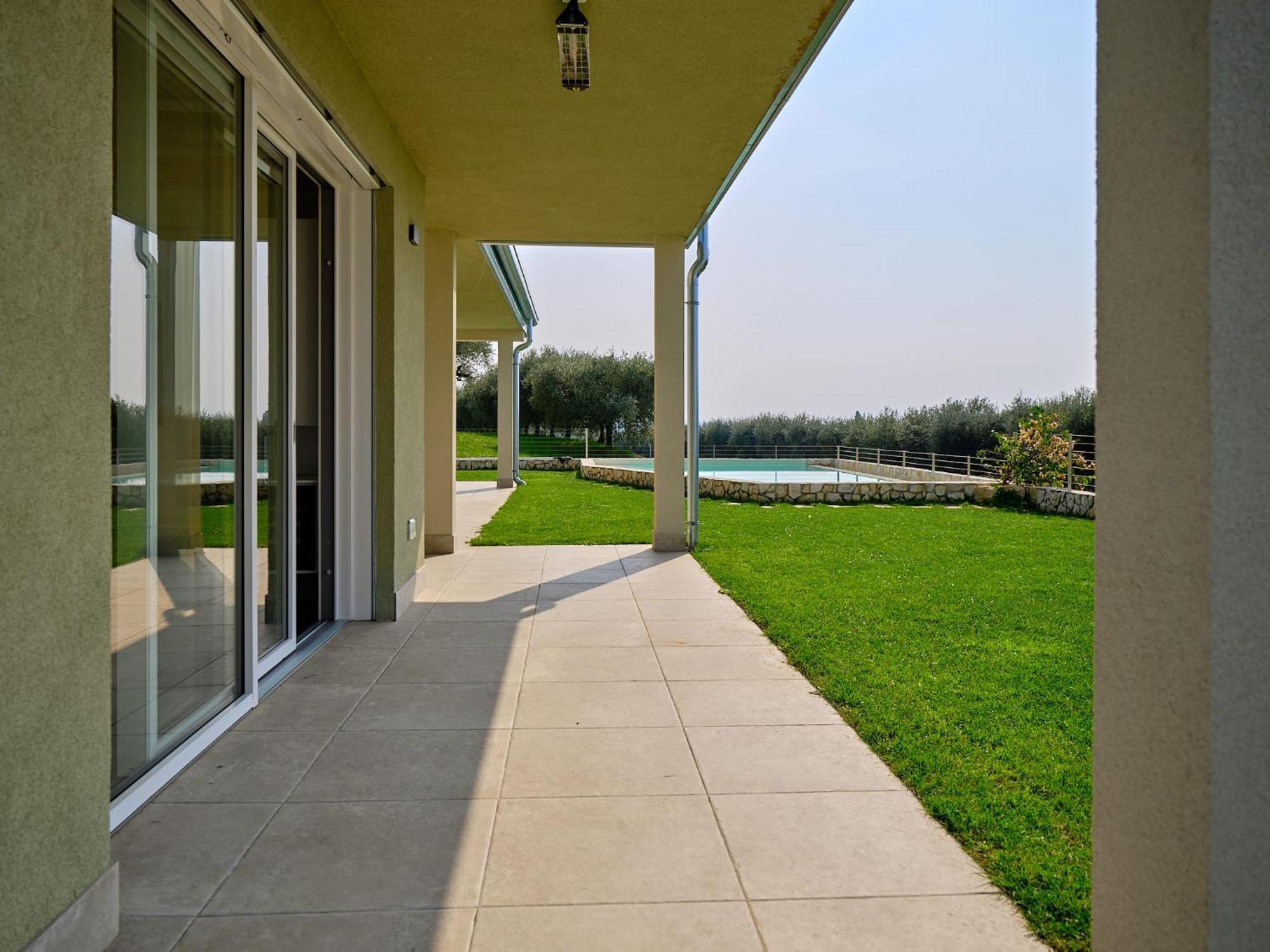 Villa Sunny Lake Suites Bardolino Exteriör bild