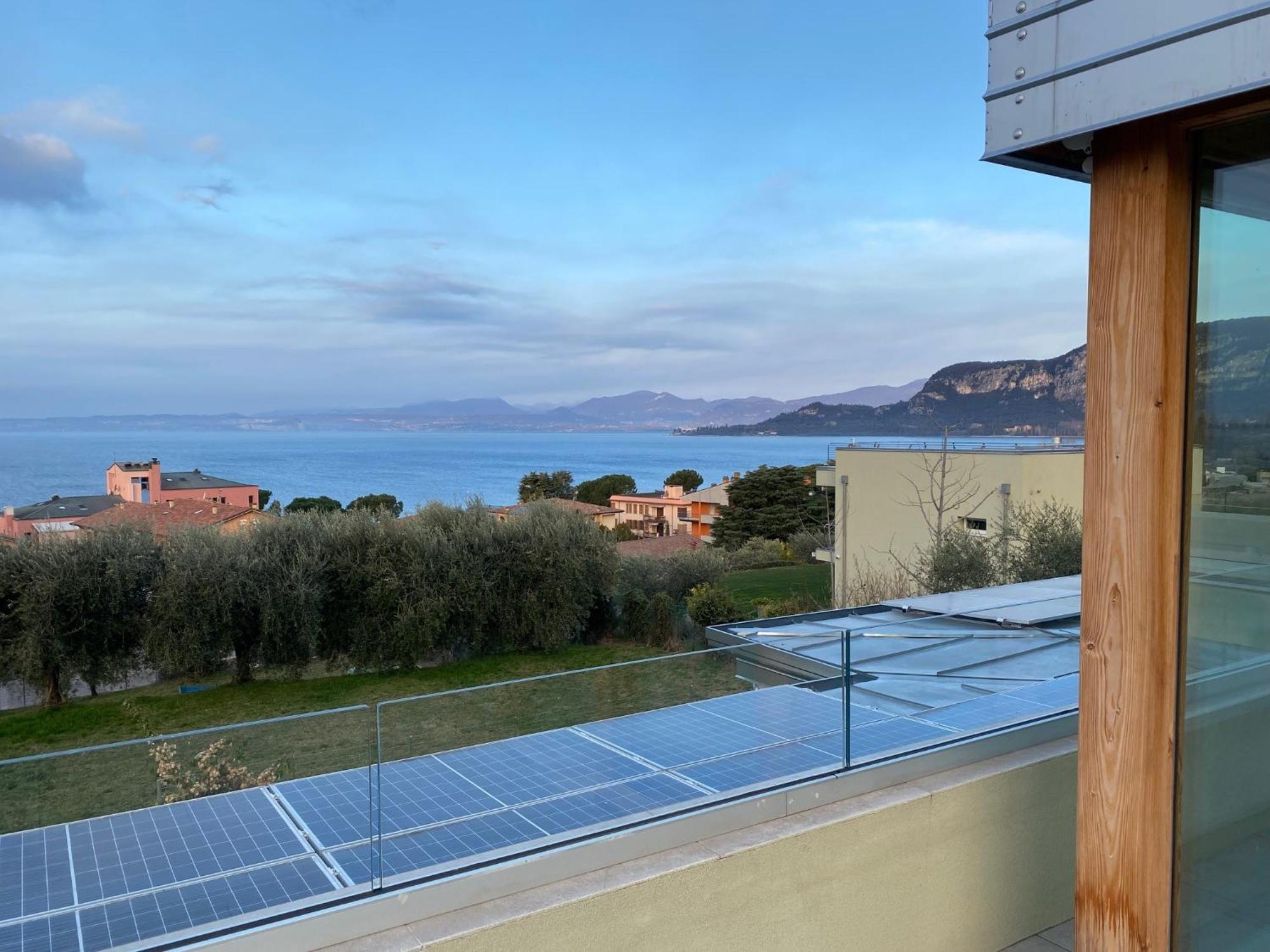 Villa Sunny Lake Suites Bardolino Exteriör bild