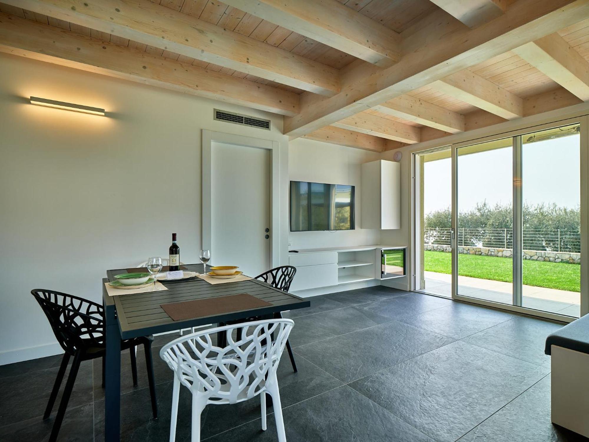 Villa Sunny Lake Suites Bardolino Exteriör bild