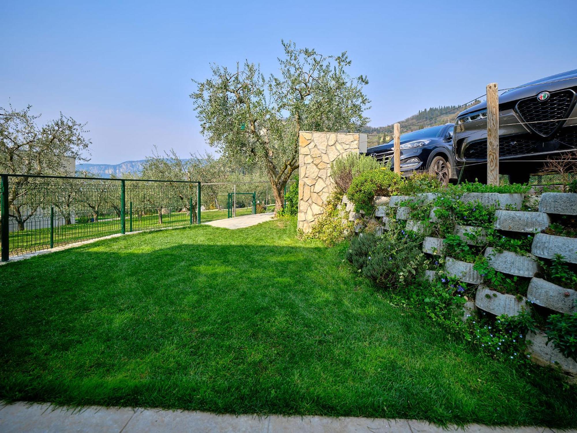 Villa Sunny Lake Suites Bardolino Exteriör bild