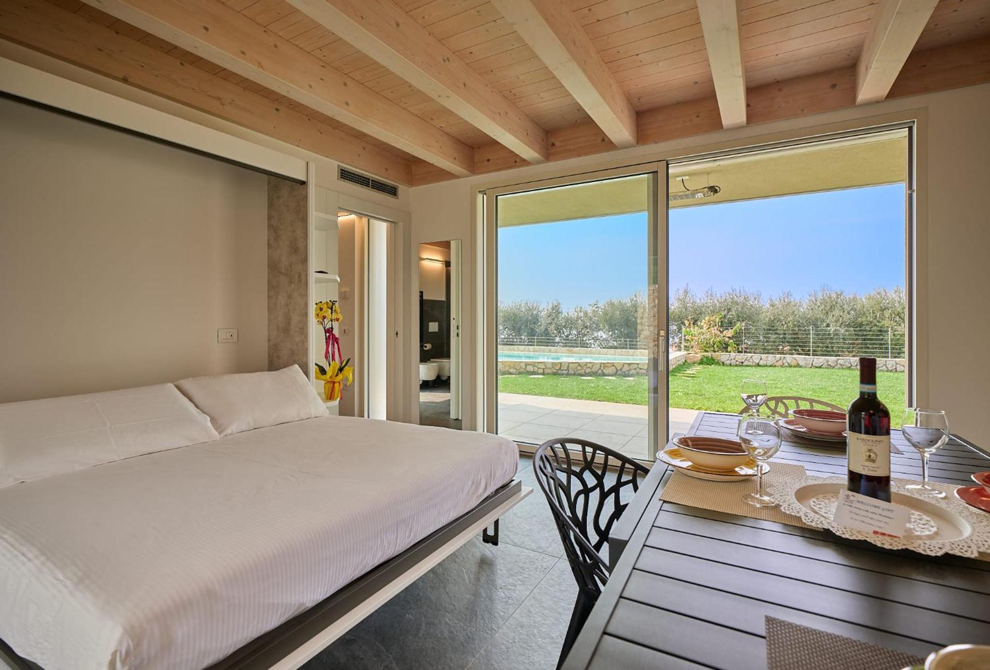 Villa Sunny Lake Suites Bardolino Exteriör bild