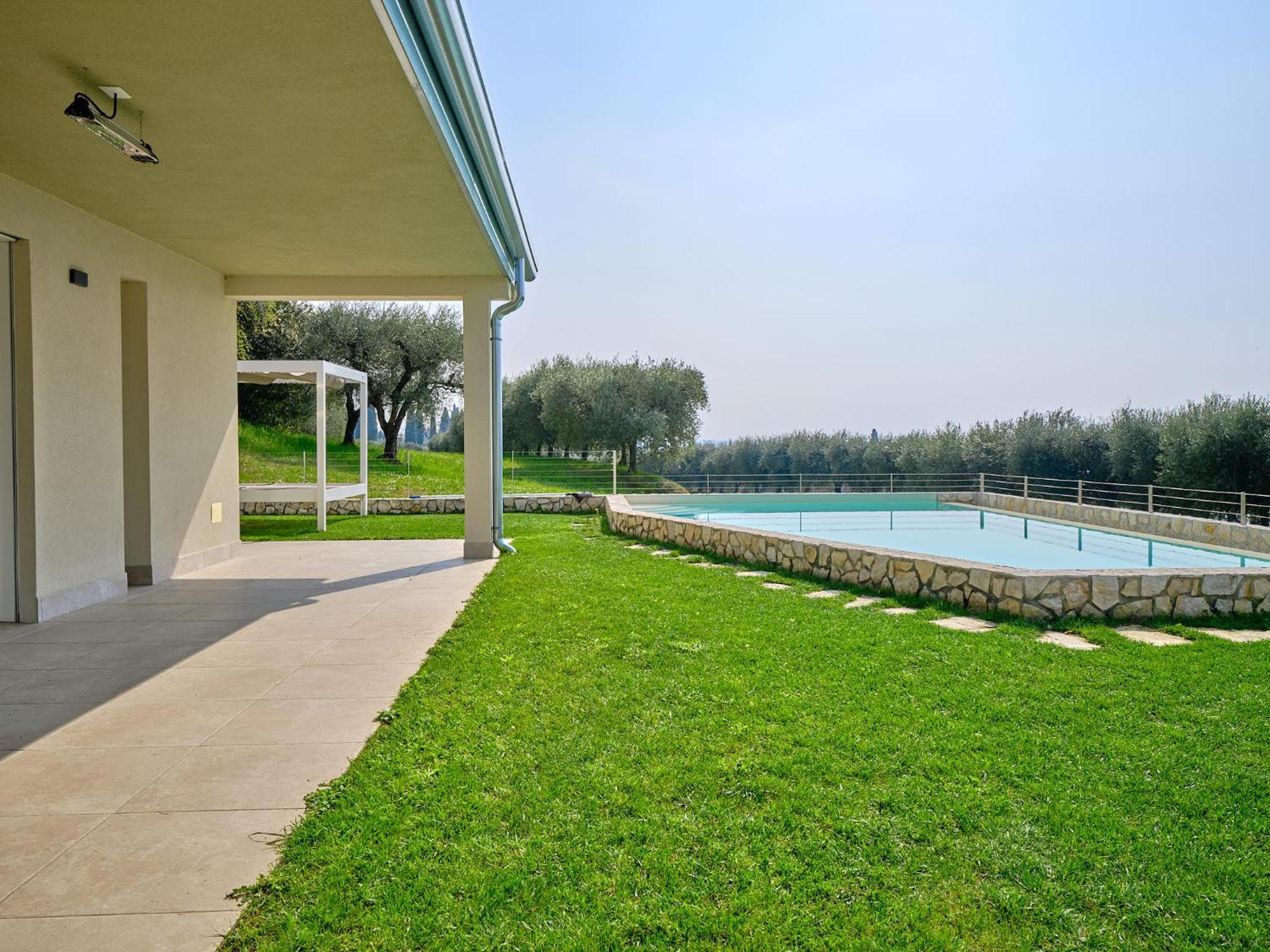 Villa Sunny Lake Suites Bardolino Exteriör bild