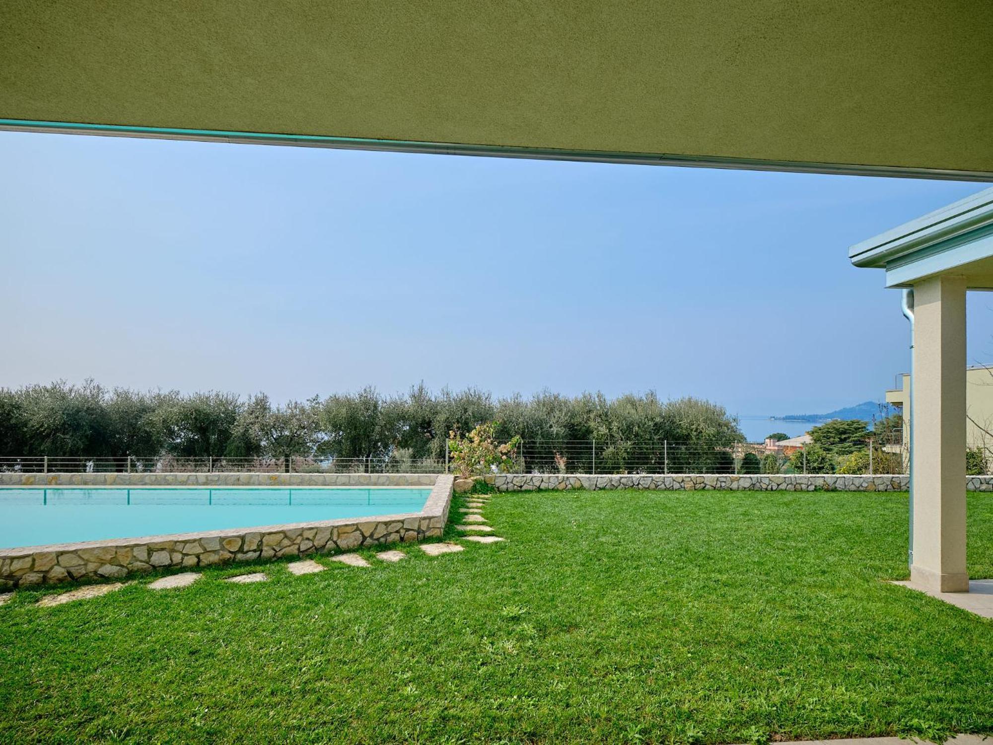 Villa Sunny Lake Suites Bardolino Exteriör bild